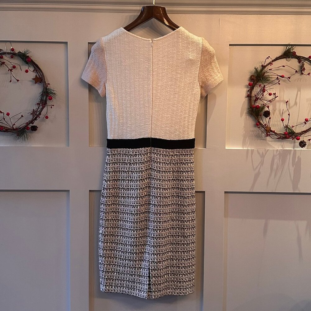 ✨ St. John Knit Dress Size 2 | Bouclé Colorblock | Classic Elegant Workwear ✨ - Picture 2 of 7